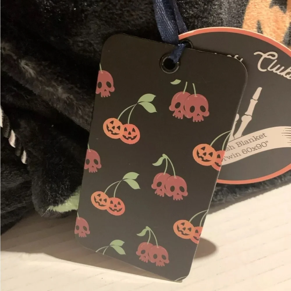 Poison Cherry Skulls Jack O'Lantern Halloween Plush Blanket Throw NEW